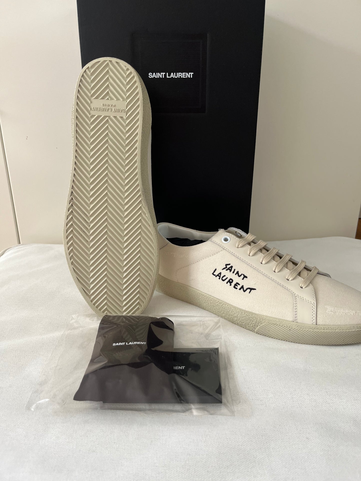 Saint Laurent Court Classic